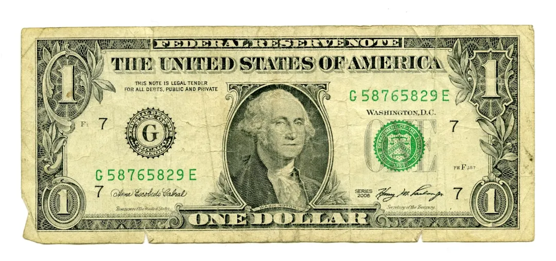 Dollar kursi 11 800 so‘mdan arzonlashdi