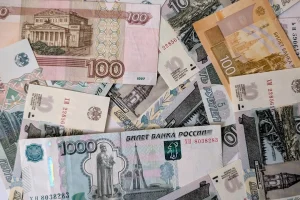 Rossiyalik milliarderlarning boyligi 20 miliard dollar pasaydi