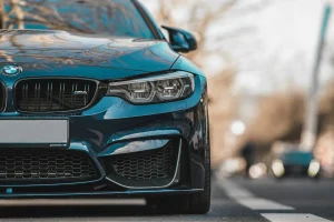 Farg'onada BMW ag'darilishi: haydovchi halok bo'ldi