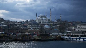 Istanbulda kuchli yomg'irlar: ikki qurbon, yuzlab evakuatsiya qilindi
