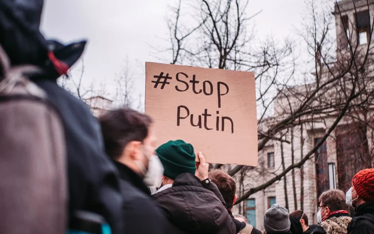 Zelenskiyga bosim, Tramp va Putin kelishuvi: geosiyosiy o’zgarishlar
